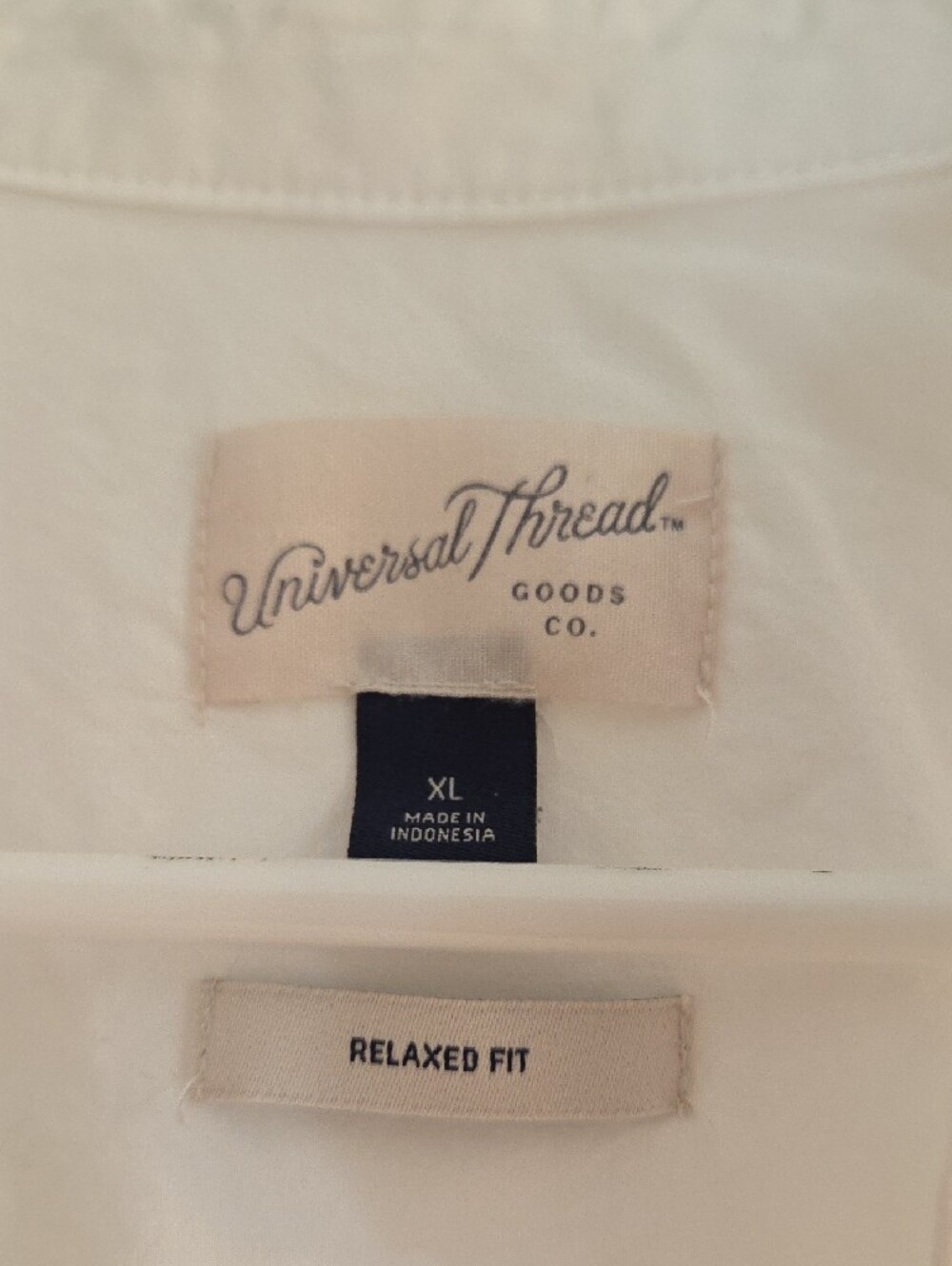 Universal Thread White Women's Button-Down Long Sleeve Shirt - Picture 2 of 6